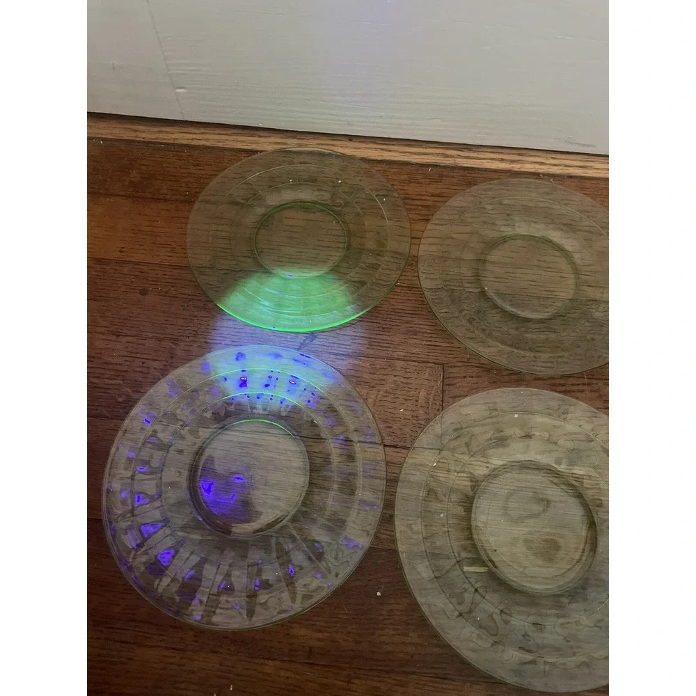 Vintage Anchor Hocking Uranium Depression Glass‎ Plates 6.25